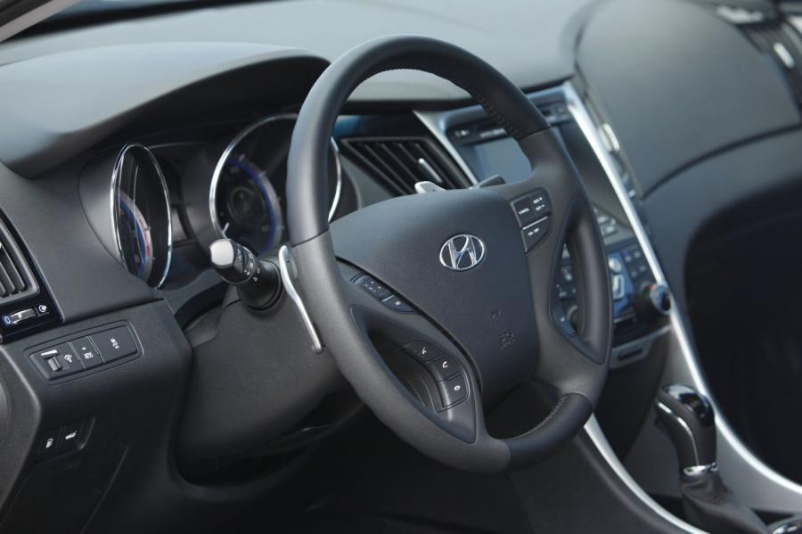  Hyundai Sonata 2.0T 2010 года  (фото 31 из 67)